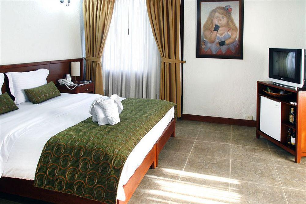 La Campana Hotel Boutique Μεντεγίν Δωμάτιο φωτογραφία